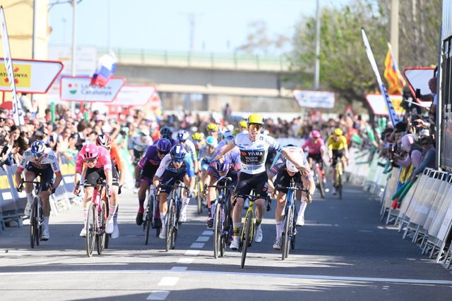 Bis de Brennan e Ayuso recupera 'branca' na Catalunha