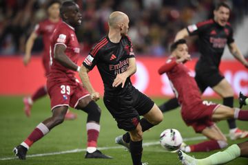 Aursnes aprendeu lição a custas próprias: as notas dos jogadores do Benfica