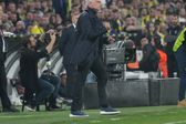 José Mourinho, treinador do Fenerbahçe, a orientar mais um jogo em casa