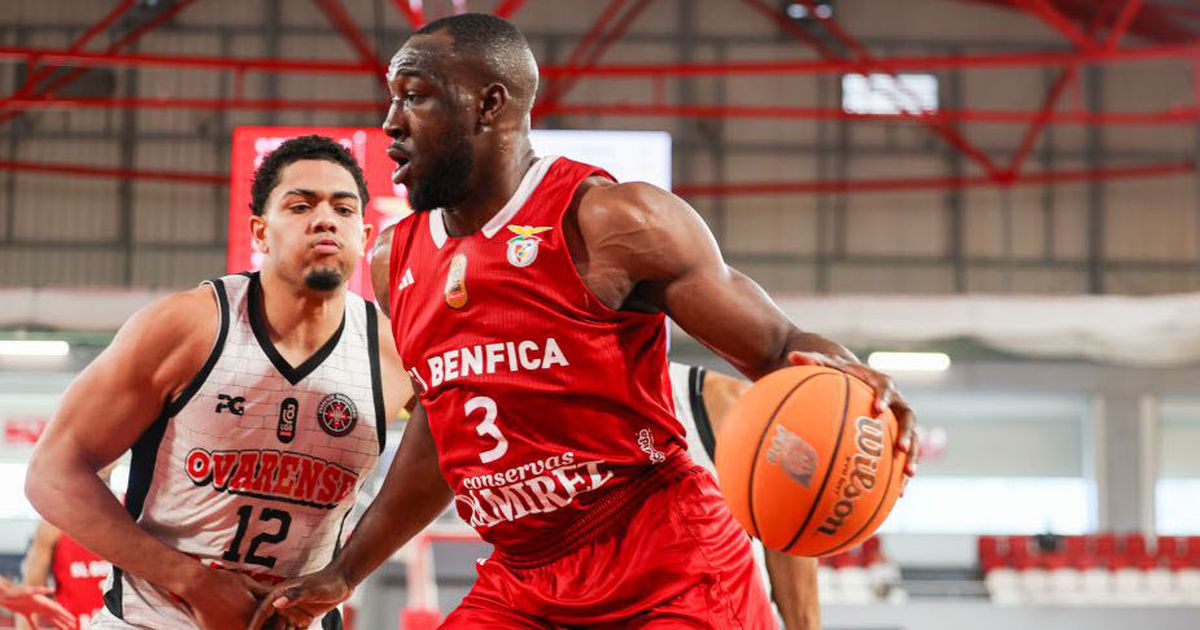 Benfica e Sporting vencem e mantêm distâncias no topo