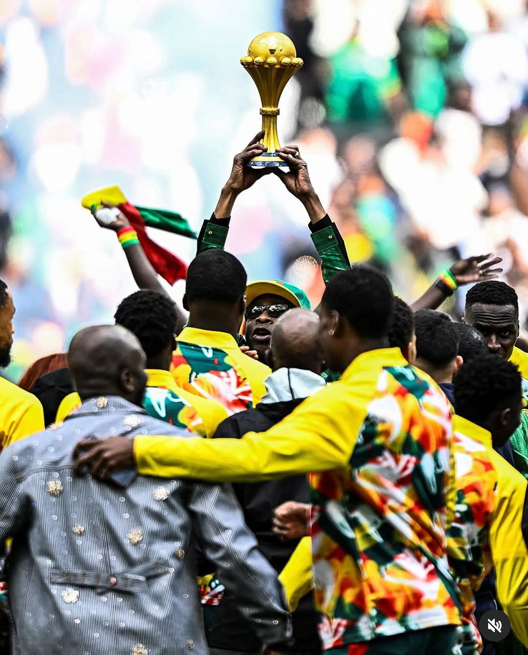 Provocação à CAF? Senegal exibe troféu da CAN em Paris - Foto: footballsenegal/Instagram