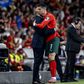 Cristiano Ronaldo a abraçar Roberto Martínez após bisar em Alvalade por Portugal
