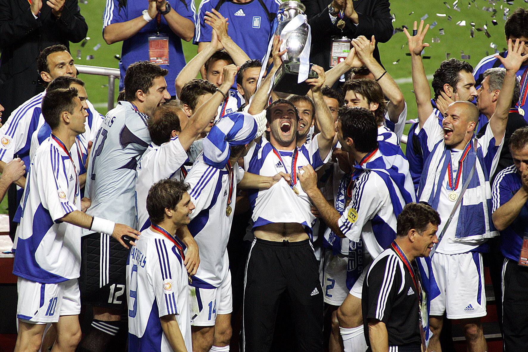 Festa da Grécia na Luz depois da conquista do Euro 2004 frente a Portugal, na Luz