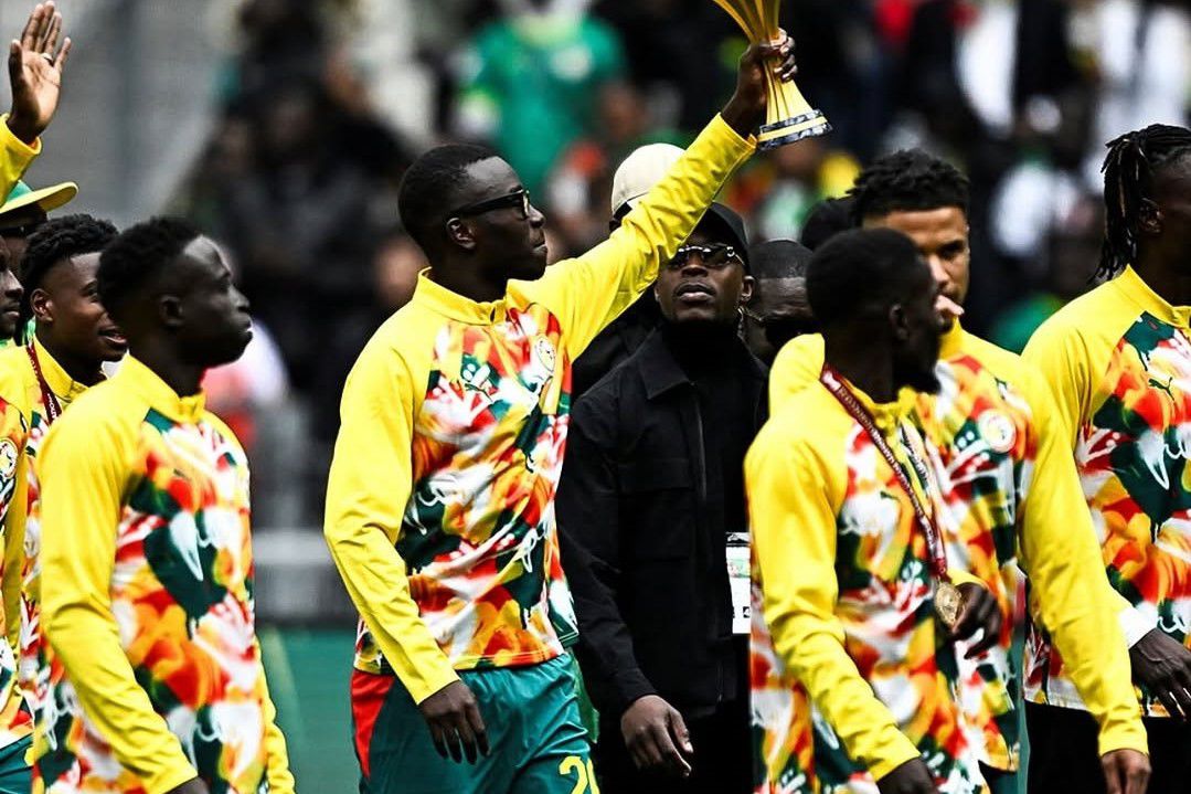 Provocação à CAF? Senegal exibe troféu da CAN em Paris - Foto: footballsenegal/Instagram