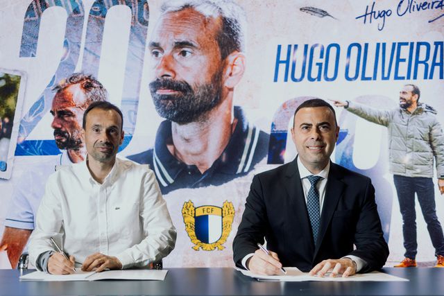 Hugo Oliveira lado a lado com Miguel Ribeiro, presidente da SAD - Foto: FC FAMALICÃO