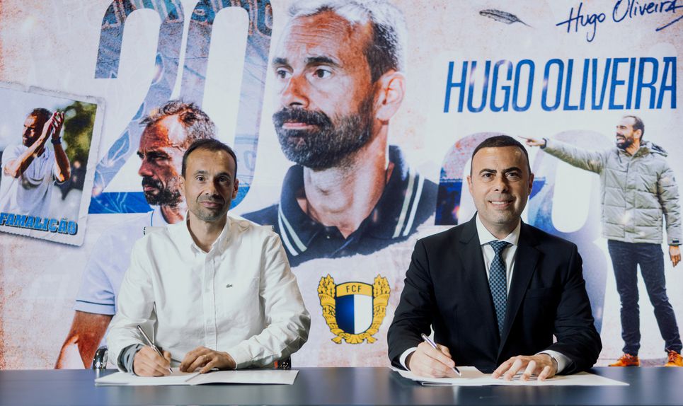 Hugo Oliveira lado a lado com Miguel Ribeiro, presidente da SAD - Foto: FC FAMALICÃO