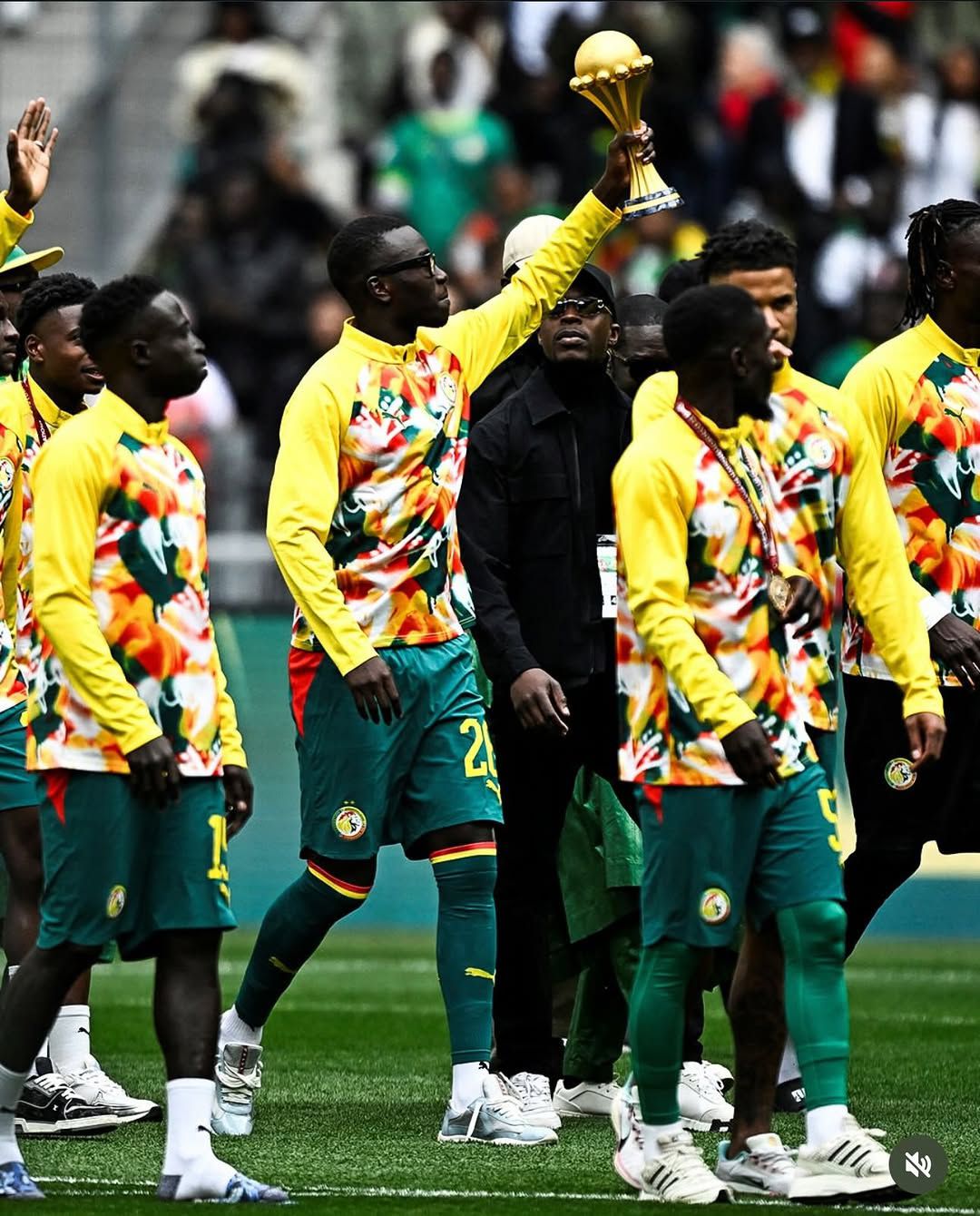 Provocação à CAF? Senegal exibe troféu da CAN em Paris - Foto: footballsenegal/Instagram