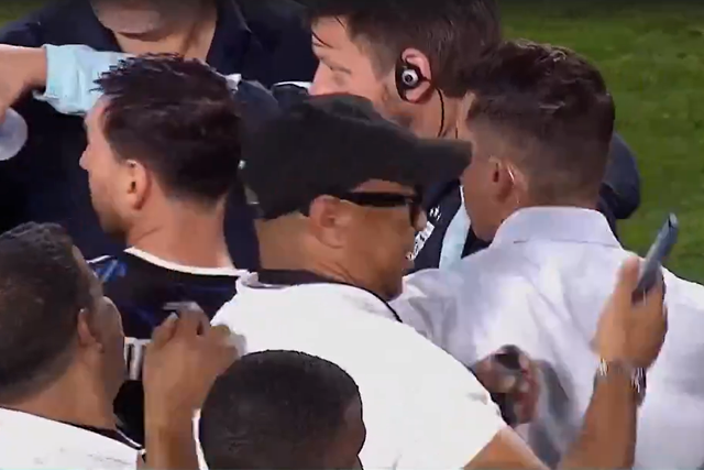 Caos na Bombonera por uma selfie com Messi