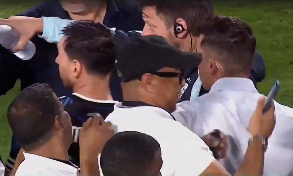 Caos na Bombonera por uma selfie com Messi