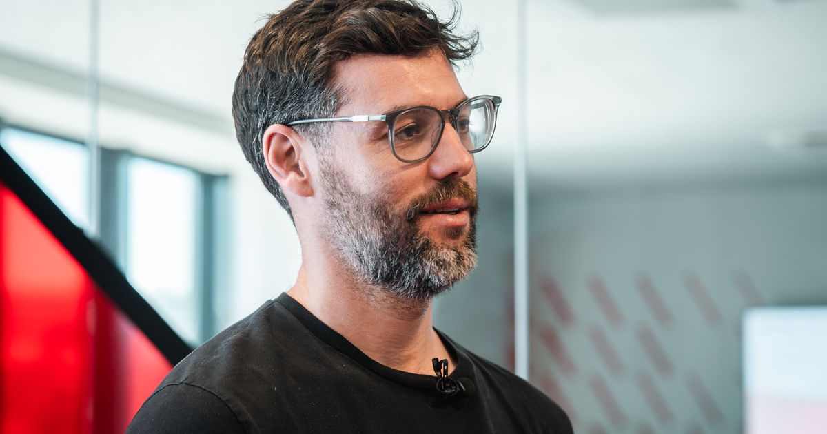 Que treinador será David Simão?