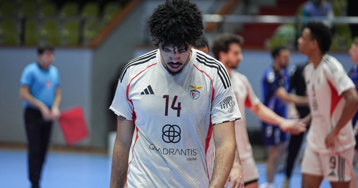 Espinho-Benfica interrompido: jogador do Benfica acusa adepto de racismo