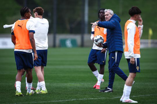 Sub-17 falharam a qualificação para Europeu e Mundial da categoria após derrota com Roménia e posterior vitória da Itália com Islândia. Equipa das quinas não terá possibilidades de defender os dois títulos conquistados  - Foto: FPF
