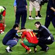 Ronaldo em lágrimas depois da derrota com Grécia na final do Euro 2004