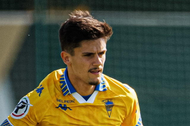 Luís Gomes já integrou convocatórias na equipa principal do Sporting e poderá ser o próximo na 'rampa de lançamento' do Estoril. Foto: Estoril Praia SAD