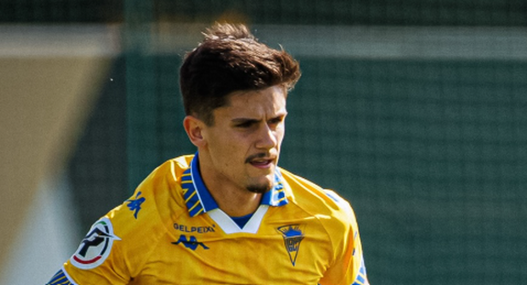 Luís Gomes já integrou convocatórias na equipa principal do Sporting e poderá ser o próximo na 'rampa de lançamento' do Estoril. Foto: Estoril Praia SAD