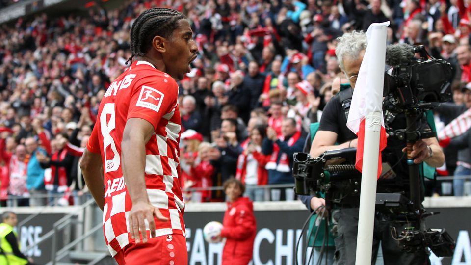 VÍDEO: Reforço do Benfica marca pelo Mainz