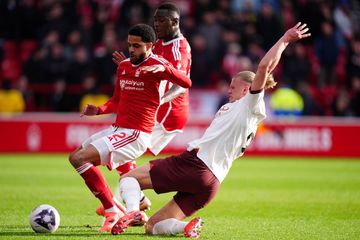 Manchester City eficaz bate Nottingham Forest perdulário