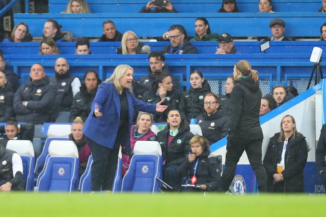 «Fomos roubadas»: Treinadora do Chelsea arrasa «pior decisão de arbitragem de sempre»