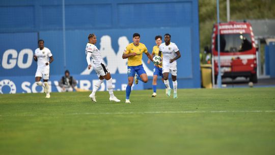 «Raquete de Rodrigo Gomes dá primeiro 'match-point'» (crónica)