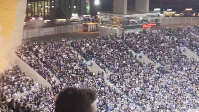 Minuto 42 e todos de pé por Pinto da Costa: até Conceição bateu palmas