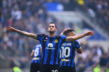 Mercado: Inter resiste ao assédio do Galatasaray por Çalhanoglu