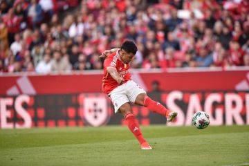 Benfica: Marcos Leonardo chega-se à frente