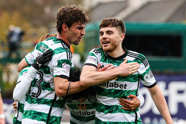 Rangers e Celtic vencem e continua tudo igual no topo