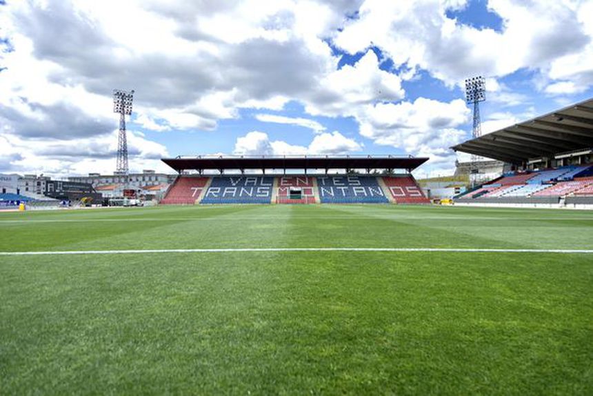 Recinto flaviense será palco, esta terça-feira, de um jogo muito importante para a subida de divisão (Foto: Chaves)