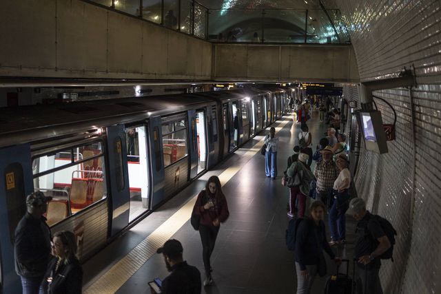 Apagão: 6,2 milhões de consumidores com eletricidade até às 00h00