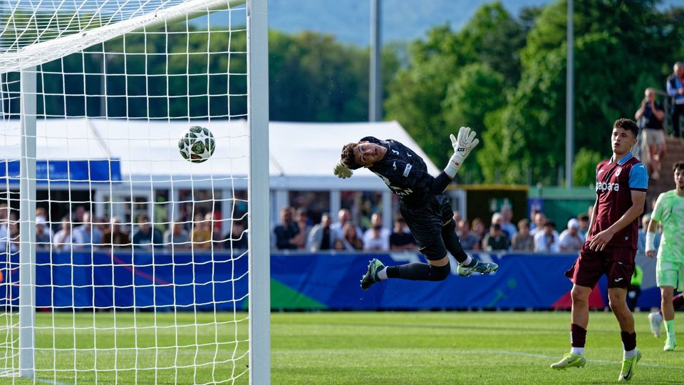 Youth League: Barcelona arrasa Trabzonspor e ergue o troféu