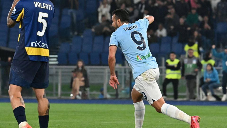 Pedro a celebrar o bis frente ao Parma