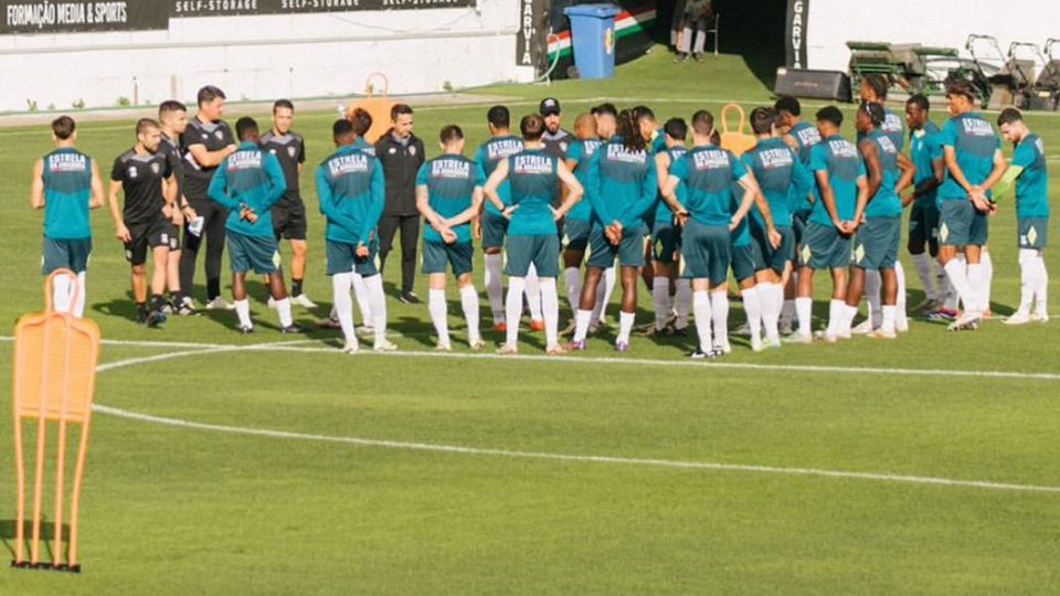 No meio do apagão, Estrela da Amadora não perdeu a boa disposição