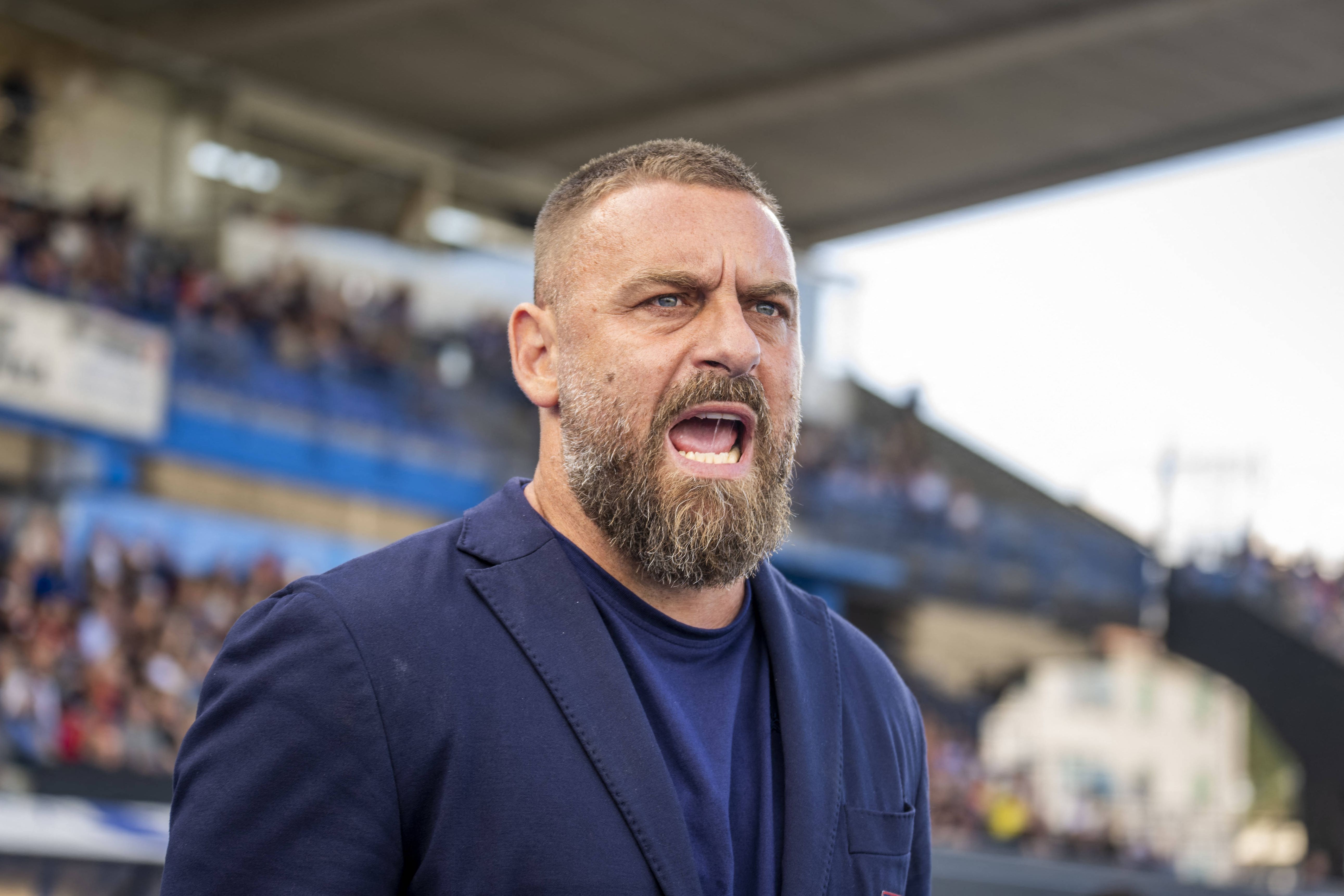 De Rossi, treinador do Génova e dono do Ostiamare