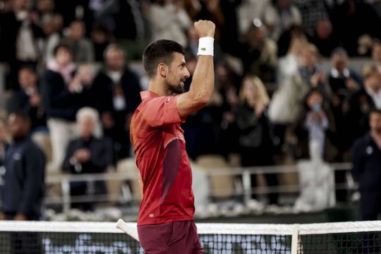 Novak Djokovic avança para segunda ronda em Roland-Garros