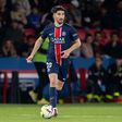 Carlos Soler na porta de saída do PSG