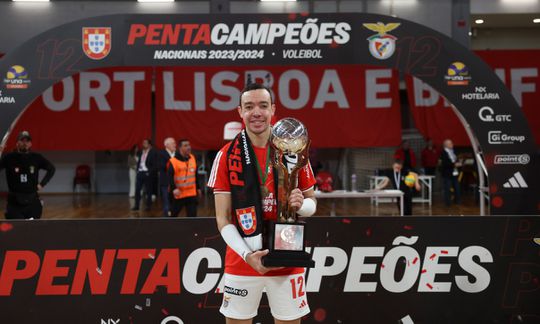 Benfica oficializa saída de mais um jogador