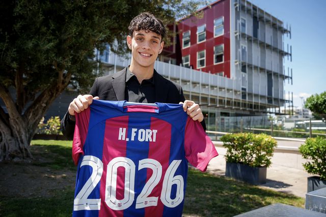 Oficial: Barcelona renova com jovem da formação