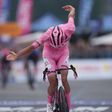 Giro: Isaac del Toro vence etapa e responde aos rivais