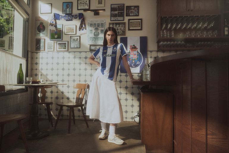 Sara Sampaio veste a nova camisola do FC Porto