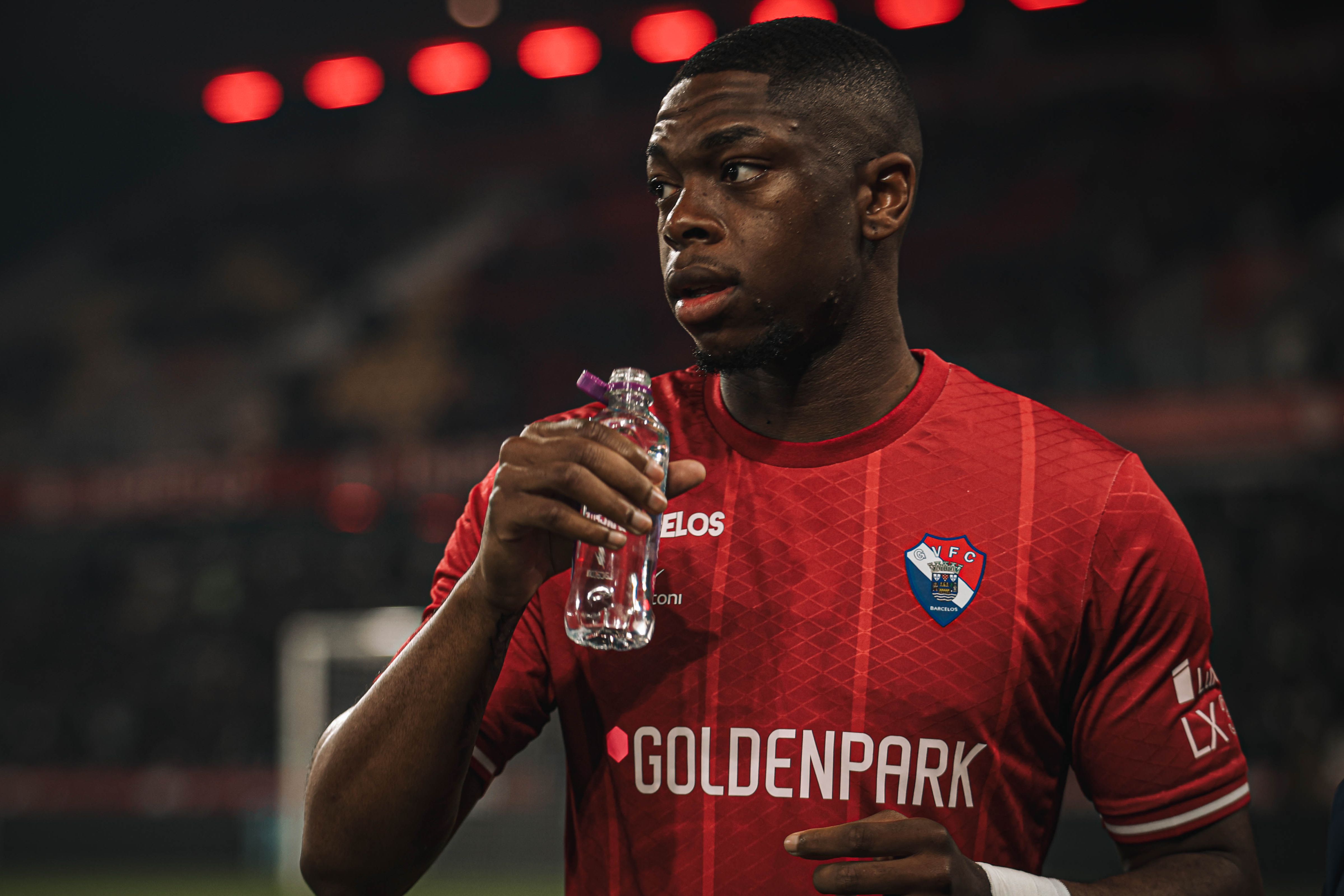 Marvin Elimbi, jovem central francês do Gil Vicente