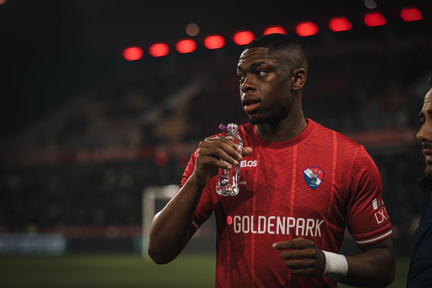 Marvin Elimbi, jovem central francês do Gil Vicente