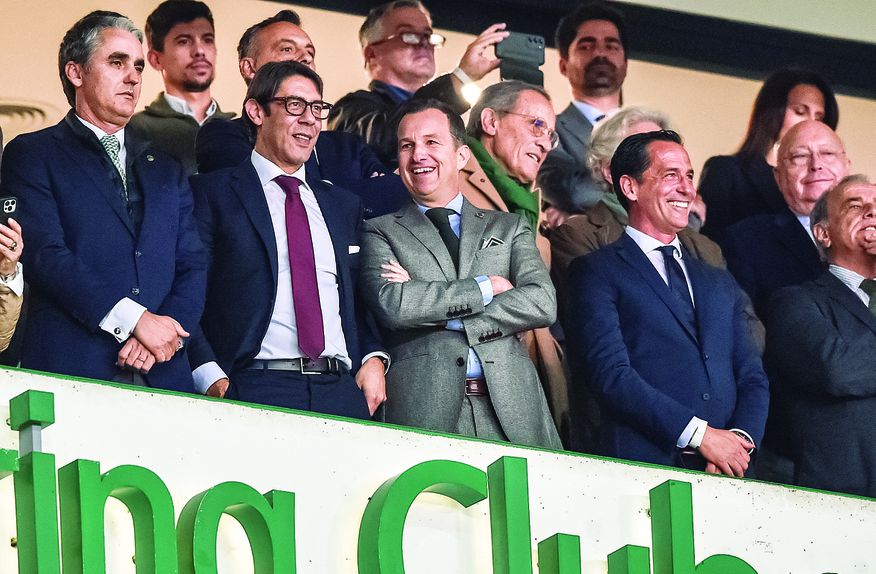 Rui Costa e Frederico Varandas sorridentes antes de um dérbi em Alvalade. Foto: Miguel Nunes