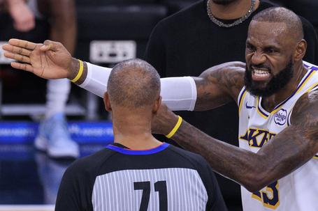 NBA vai utilizar inteligência artificial para ajudar os árbitros
