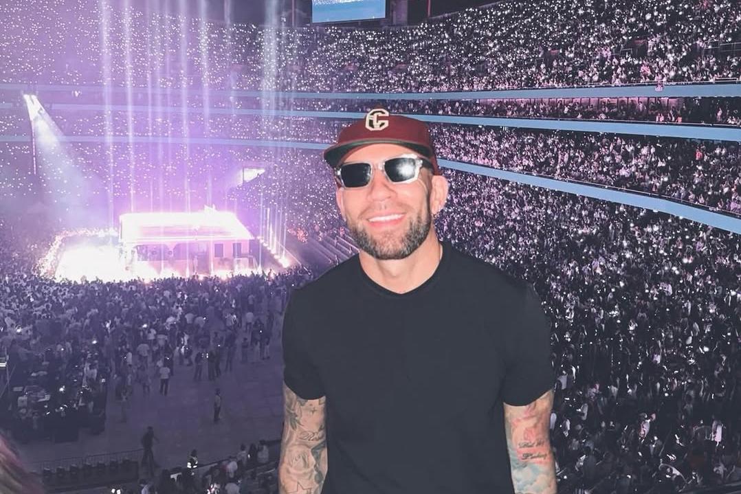 Otamendi assistiu com a família ao concerto de Bad Bunny na Luz e depois viajou para a Argentina — Nicolas Otamendi/Instagram