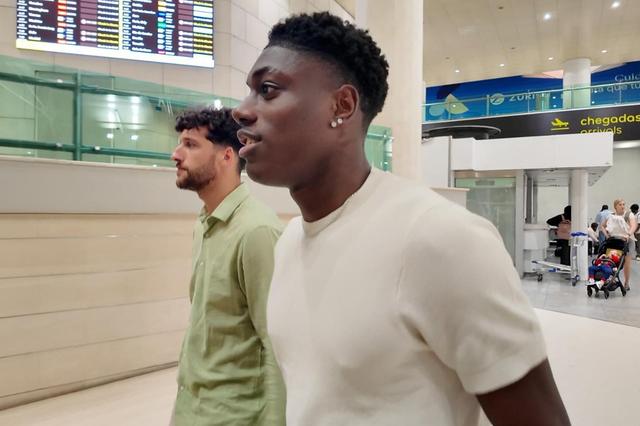 Doumbia deverá ser oficializado como terceiro reforço dos leões para a nova época