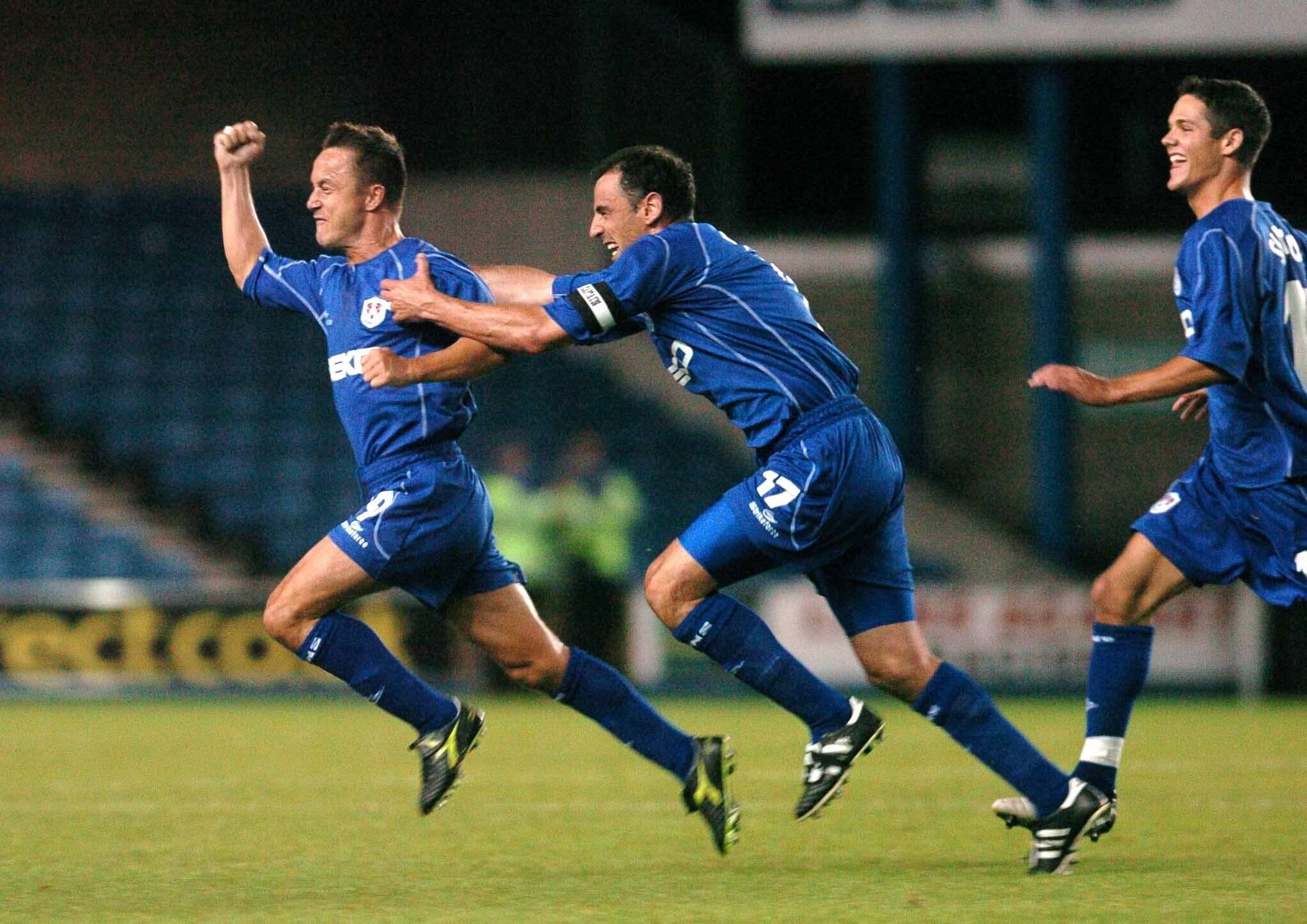 Millwall (2004/05) - Disputou a Taça UEFA enquanto jogava no Championship, depois de chegar à final da FA Cup frente ao Manchester United. Os ingleses acabaram eliminados logo na 1.ª ronda pelo Ferencváros.