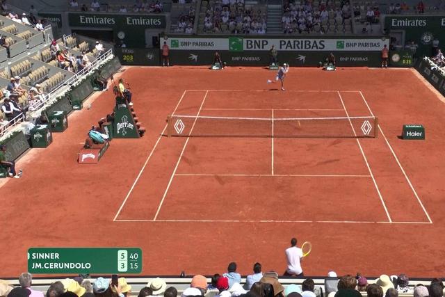 Sinner tem colapso e está fora de Roland Garros