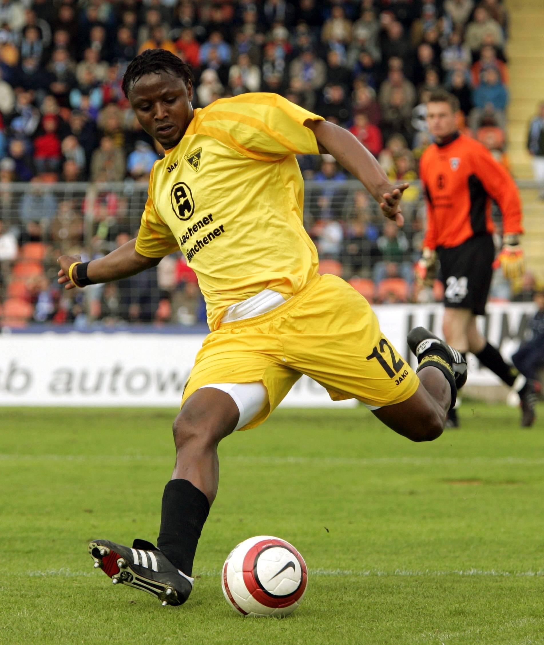 Alemannia Aachen (2004/05) - Chegou à Taça UEFA enquanto disputava a 2.ª divisão alemã, depois de atingir a final da Taça da Alemanha frente ao Werder Bremen. A equipa surpreendeu, ultrapassou a fase de grupos e só caiu nos 1/16 de final, diante do AZ.