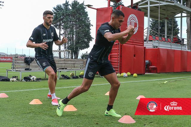 Paulinho já se treina no Toluca