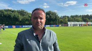 O enviado-especial Miguel Mendes conta-lhe tudo sobre o treino desta sexta-feira